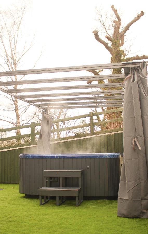 Caer Fedwen Barns Clwyd Cottage Two Bed, Barn Conversion With Private Hot Tub Bodfari Bagian luar foto